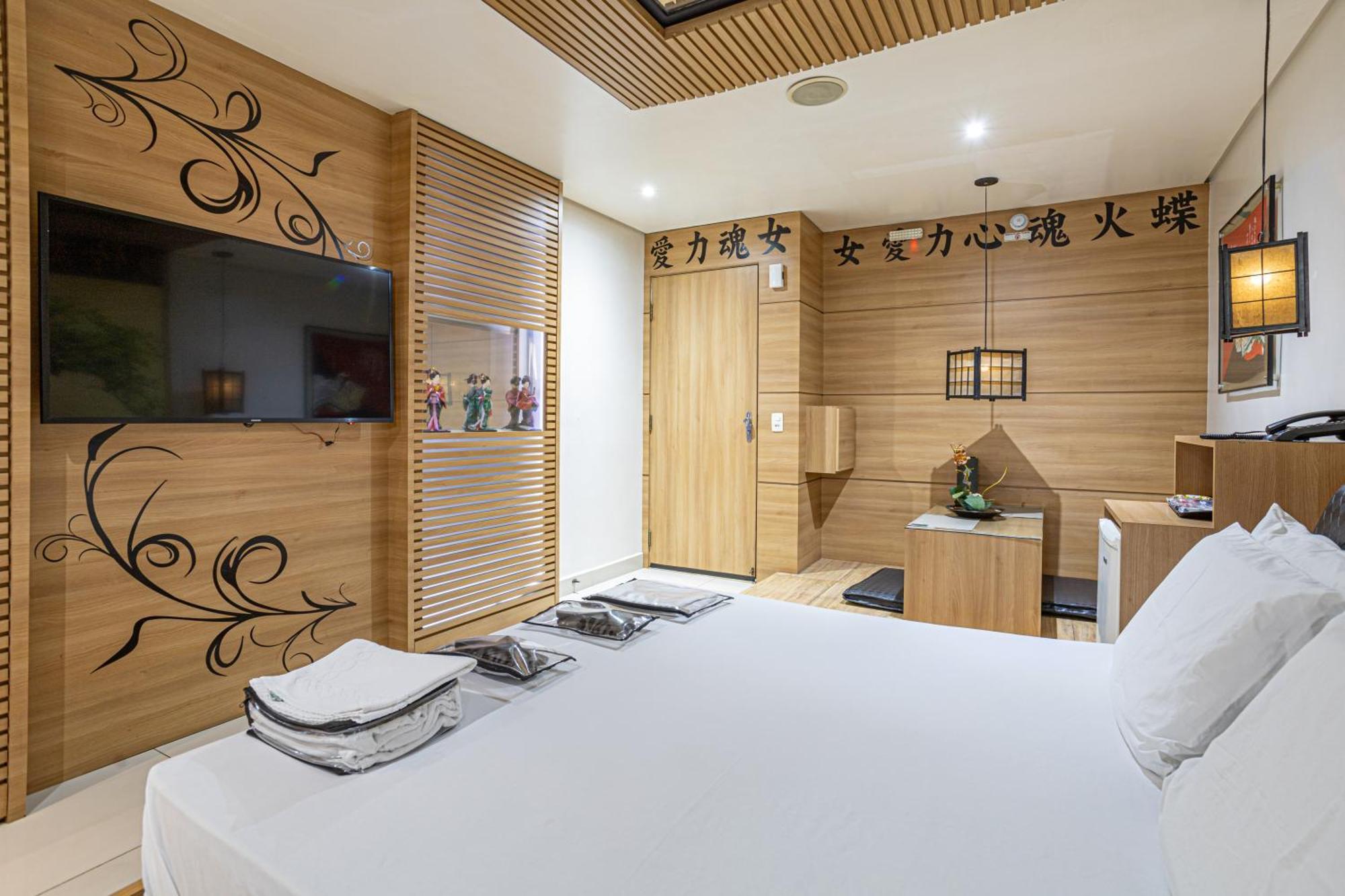Love hotel Coqueiros 6 *